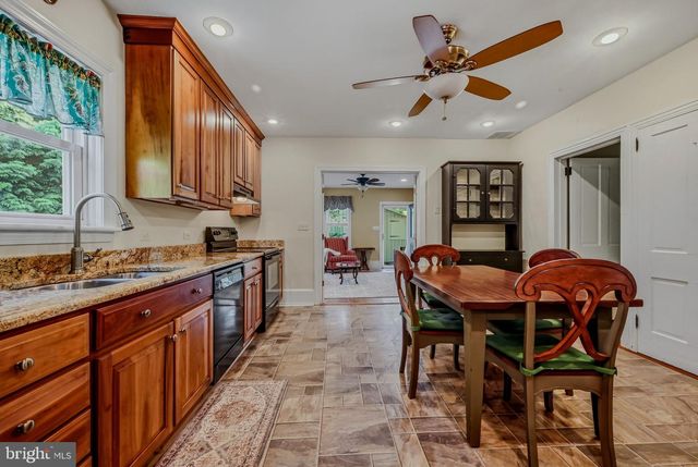 2552 NAAMANS CREEK RD, Marcus Hook, PA 19061