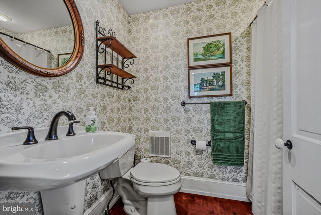 2552 NAAMANS CREEK RD, Marcus Hook, PA 19061