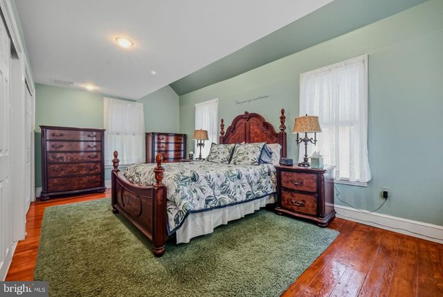 2552 NAAMANS CREEK RD, Marcus Hook, PA 19061
