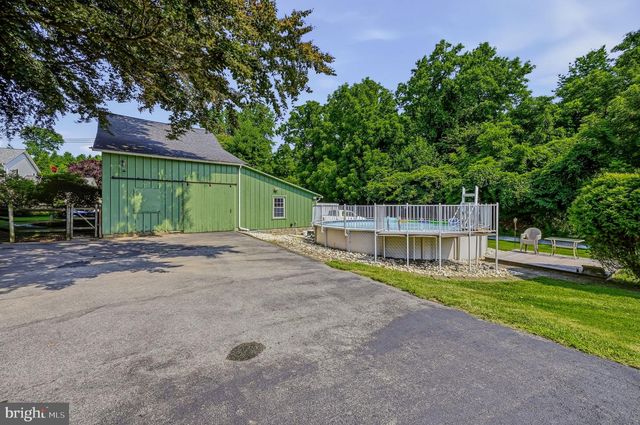 2552 NAAMANS CREEK RD, Marcus Hook, PA 19061