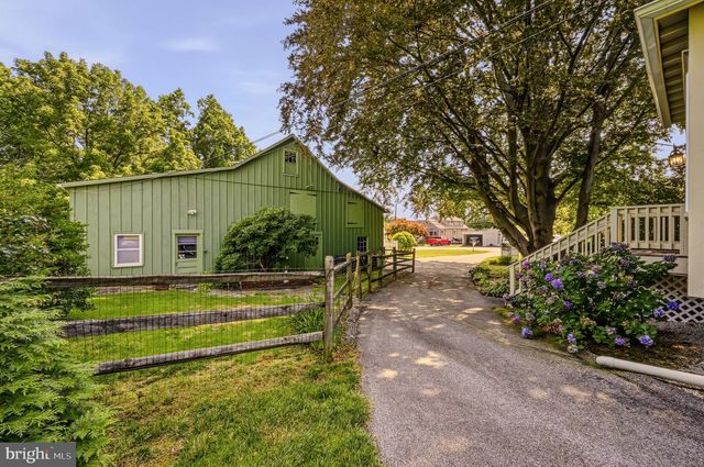 2552 NAAMANS CREEK RD, Marcus Hook, PA 19061