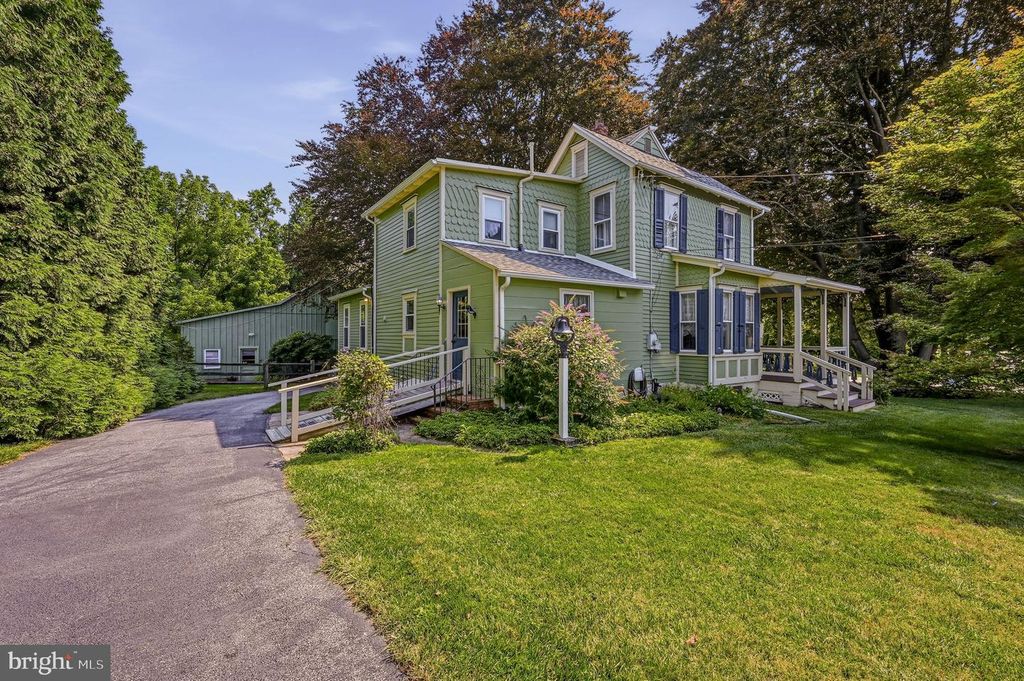 2552 NAAMANS CREEK RD, Marcus Hook, PA 19061
