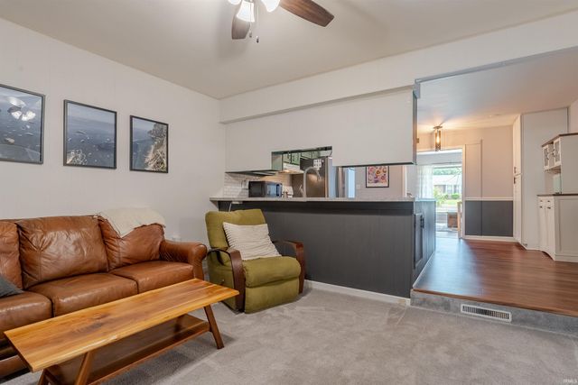 8388 Outer Lincoln Avenue, Newburgh, IN 47630
