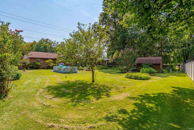 8388 Outer Lincoln Avenue, Newburgh, IN 47630
