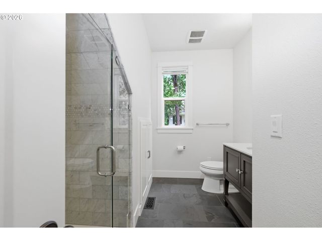 1930 STERLING PARK Pl, Eugene, OR 97408