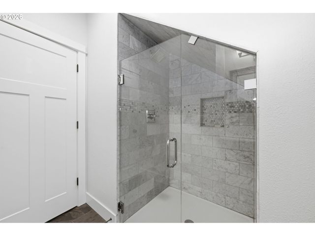1930 STERLING PARK Pl, Eugene, OR 97408