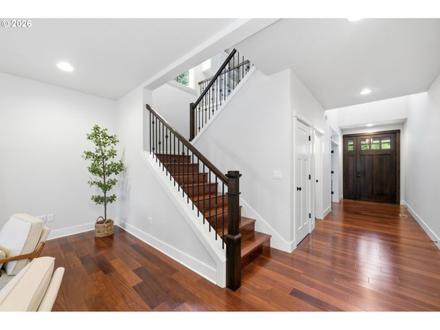 1930 STERLING PARK Pl, Eugene, OR 97408