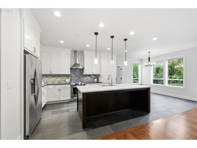 1930 STERLING PARK Pl, Eugene, OR 97408
