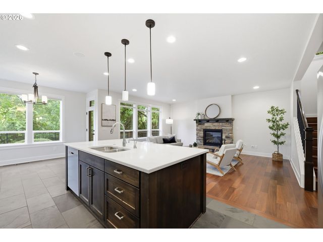 1930 STERLING PARK Pl, Eugene, OR 97408