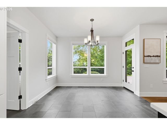 1930 STERLING PARK Pl, Eugene, OR 97408