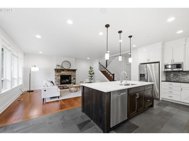 1930 STERLING PARK Pl, Eugene, OR 97408
