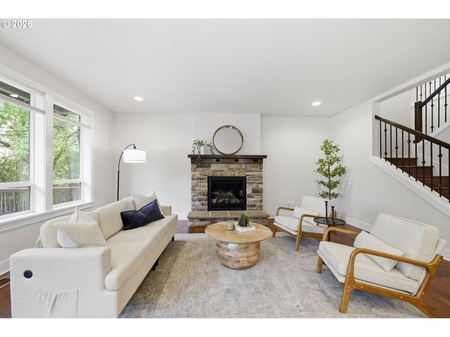 1930 STERLING PARK Pl, Eugene, OR 97408