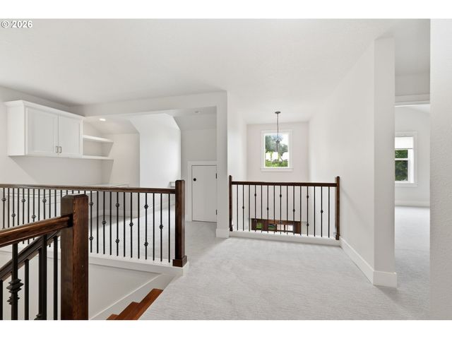 1930 STERLING PARK Pl, Eugene, OR 97408