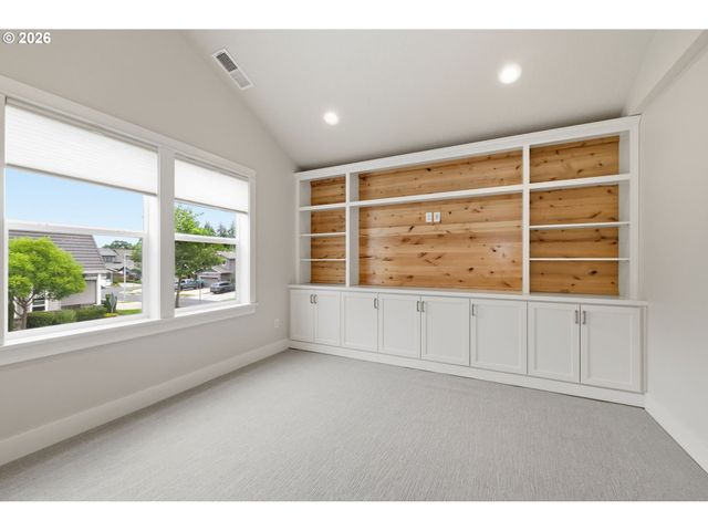 1930 STERLING PARK Pl, Eugene, OR 97408