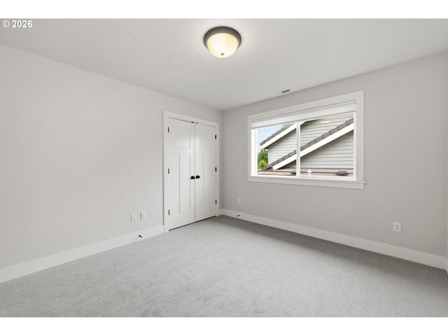 1930 STERLING PARK Pl, Eugene, OR 97408