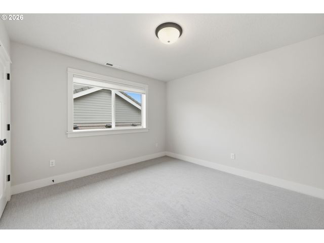 1930 STERLING PARK Pl, Eugene, OR 97408
