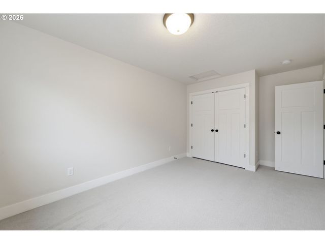 1930 STERLING PARK Pl, Eugene, OR 97408