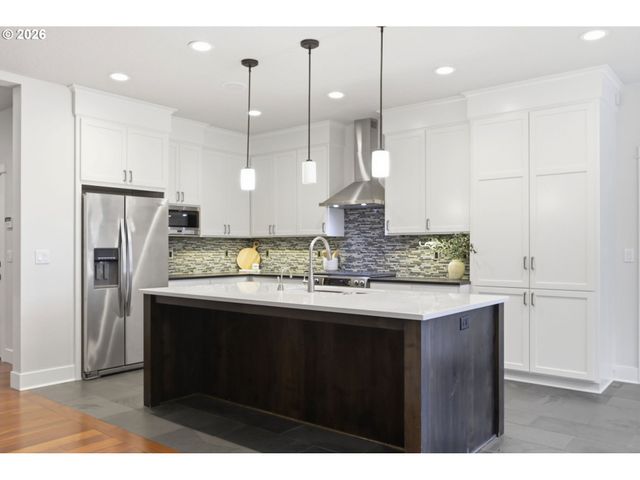1930 STERLING PARK Pl, Eugene, OR 97408