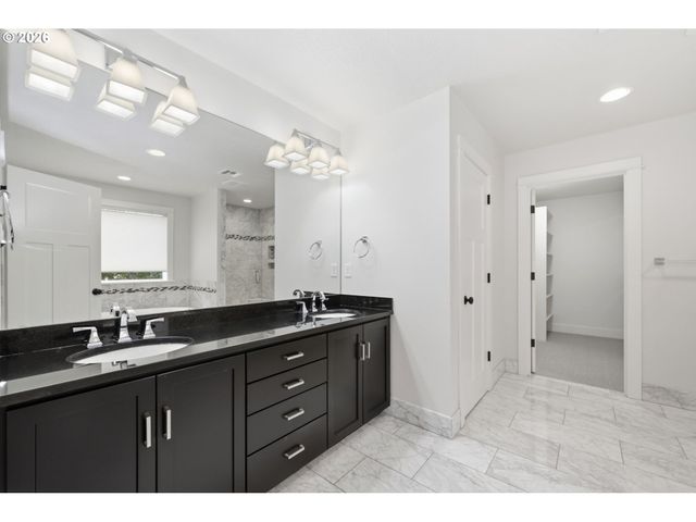 1930 STERLING PARK Pl, Eugene, OR 97408