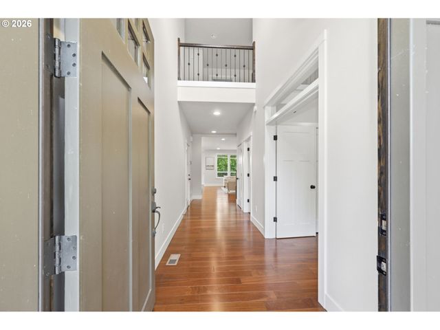 1930 STERLING PARK Pl, Eugene, OR 97408