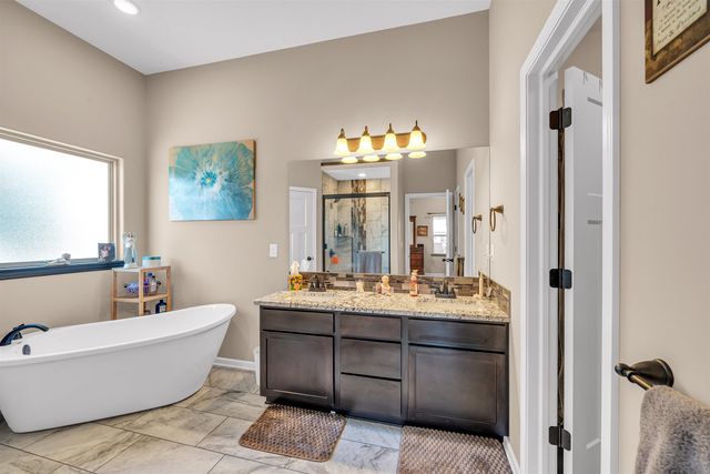 2516 Spring Meadows Ct, Derby, KS 67037