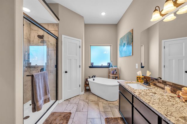 2516 Spring Meadows Ct, Derby, KS 67037