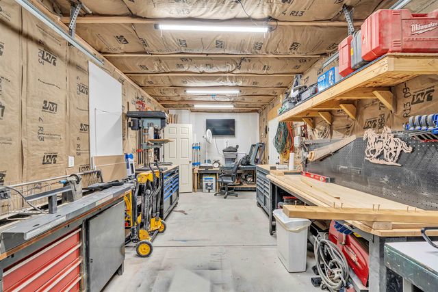 2516 Spring Meadows Ct, Derby, KS 67037