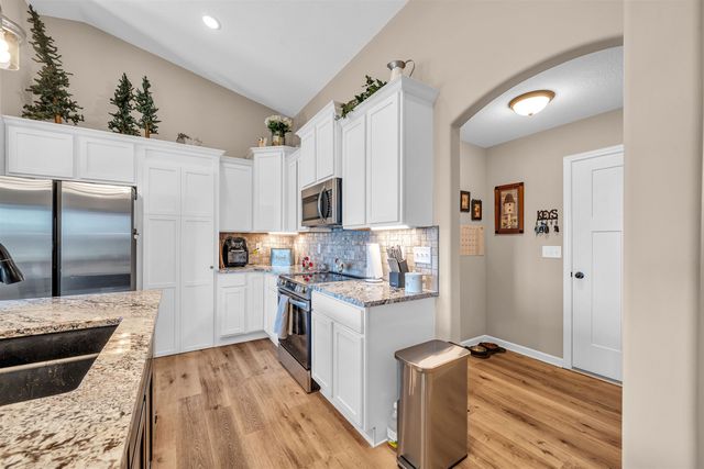 2516 Spring Meadows Ct, Derby, KS 67037