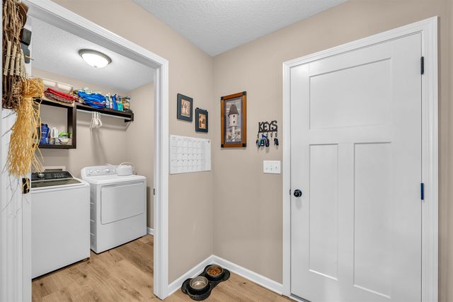 2516 Spring Meadows Ct, Derby, KS 67037