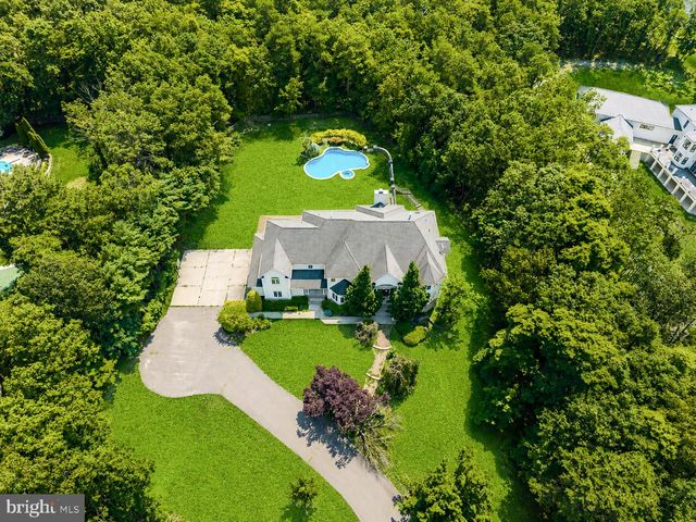 203 BLUE HERON CT, Voorhees, NJ 08043