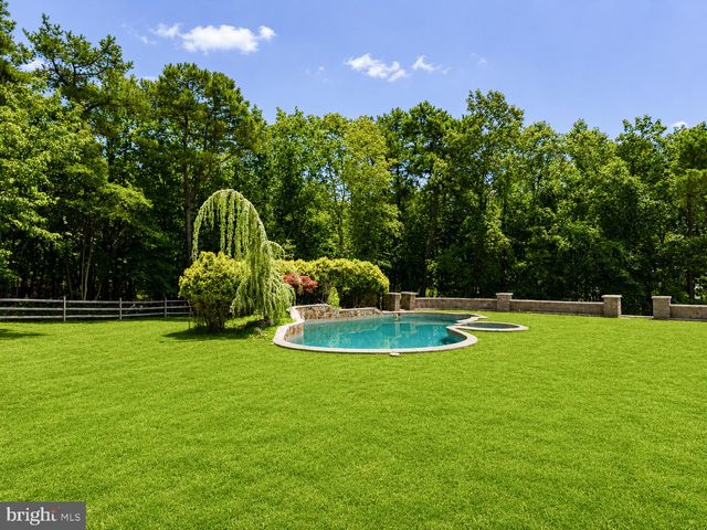 203 BLUE HERON CT, Voorhees, NJ 08043