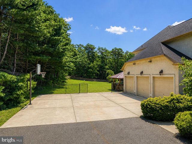 203 BLUE HERON CT, Voorhees, NJ 08043