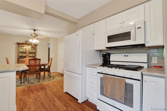 5090 Torrey Road, Flint, MI 48507