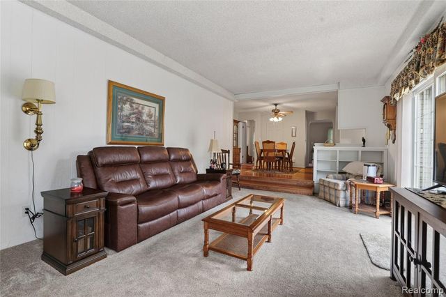 5090 Torrey Road, Flint, MI 48507