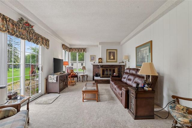 5090 Torrey Road, Flint, MI 48507