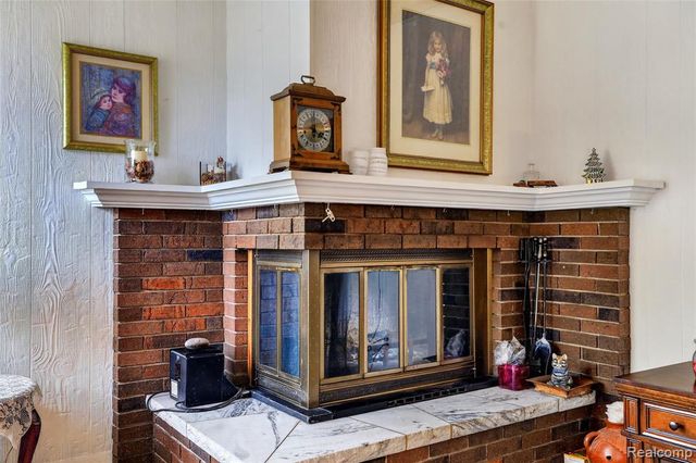 5090 Torrey Road, Flint, MI 48507