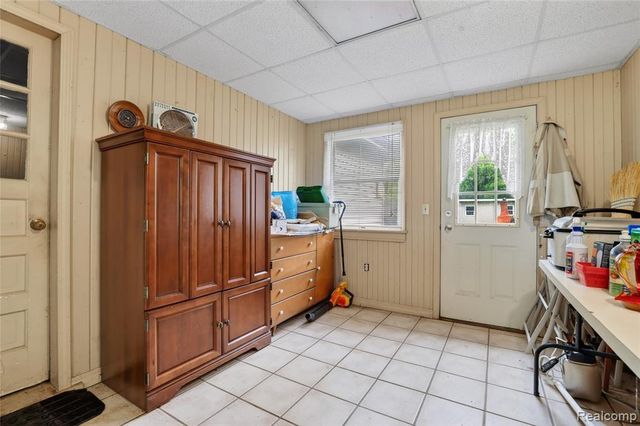5090 Torrey Road, Flint, MI 48507