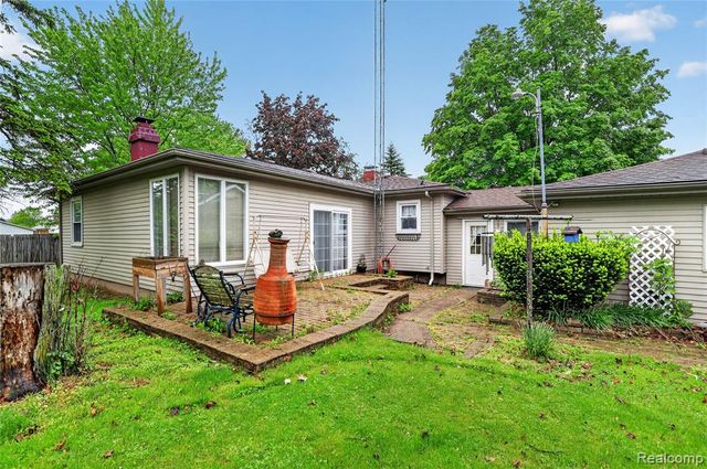 5090 Torrey Road, Flint, MI 48507