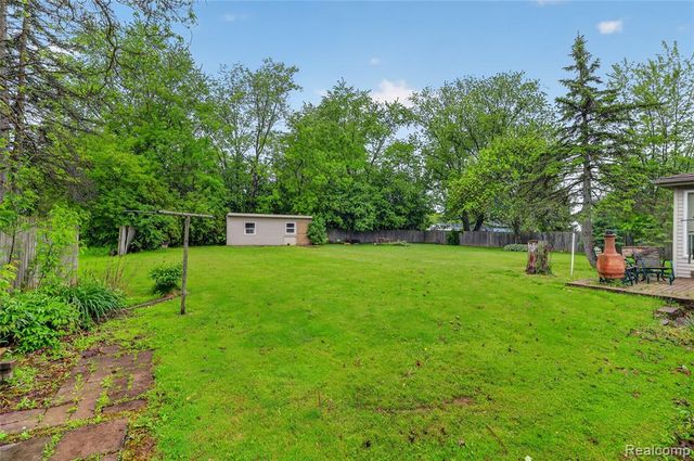 5090 Torrey Road, Flint, MI 48507