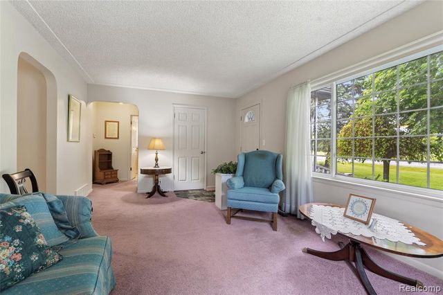 5090 Torrey Road, Flint, MI 48507