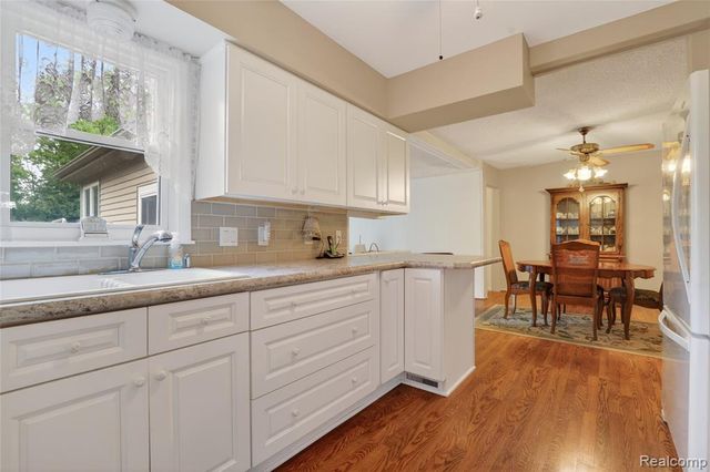 5090 Torrey Road, Flint, MI 48507