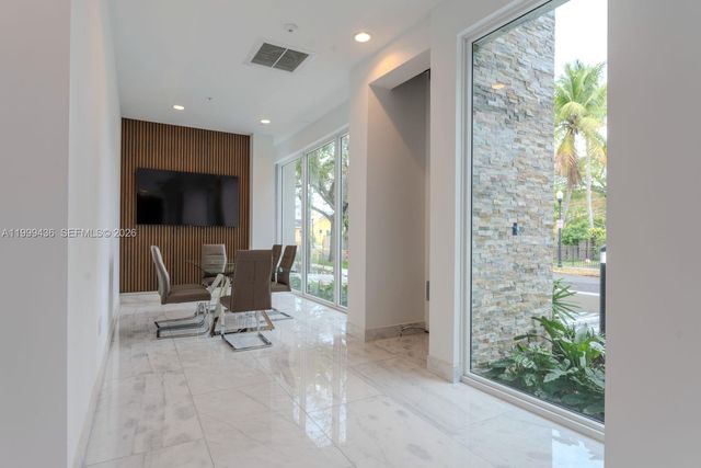1850 Monroe Street 409, Hollywood, FL 33020