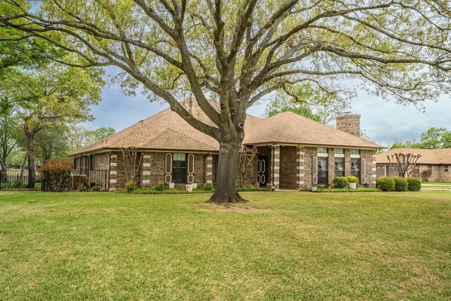 210 N Forest Lane, Double Oak, TX 75077