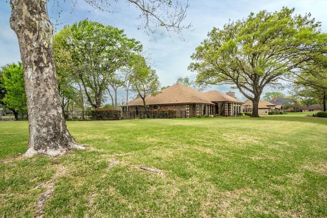 210 N Forest Lane, Double Oak, TX 75077