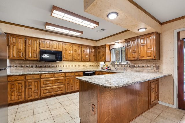 210 N Forest Lane, Double Oak, TX 75077