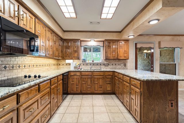 210 N Forest Lane, Double Oak, TX 75077