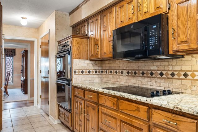 210 N Forest Lane, Double Oak, TX 75077