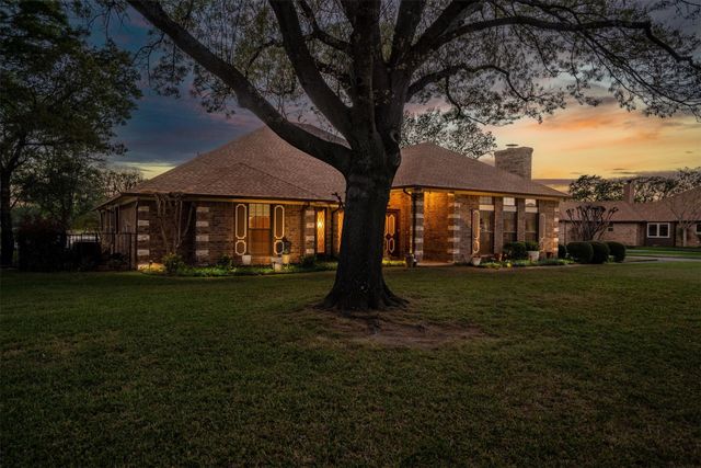 210 N Forest Lane, Double Oak, TX 75077