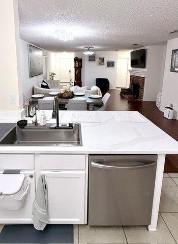 1027 Mazourka Drive, Arlington, TX 76001