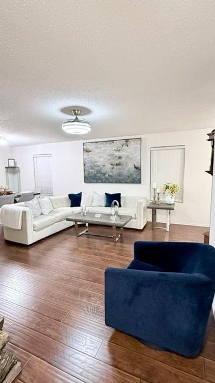 1027 Mazourka Drive, Arlington, TX 76001